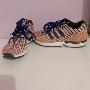 Women Adidas reflector sneakers size 71/2 sneaker